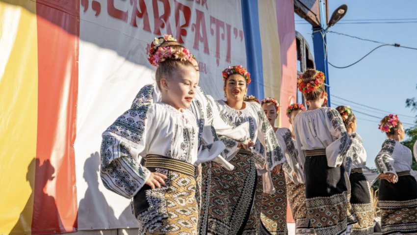 ARGEȘ: Festivalul Internațional de Folclor „Carpați”, între 8 și 12 iulie
