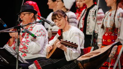 Festivalul folcloric „Trandafir de la Moldova”, la Iași